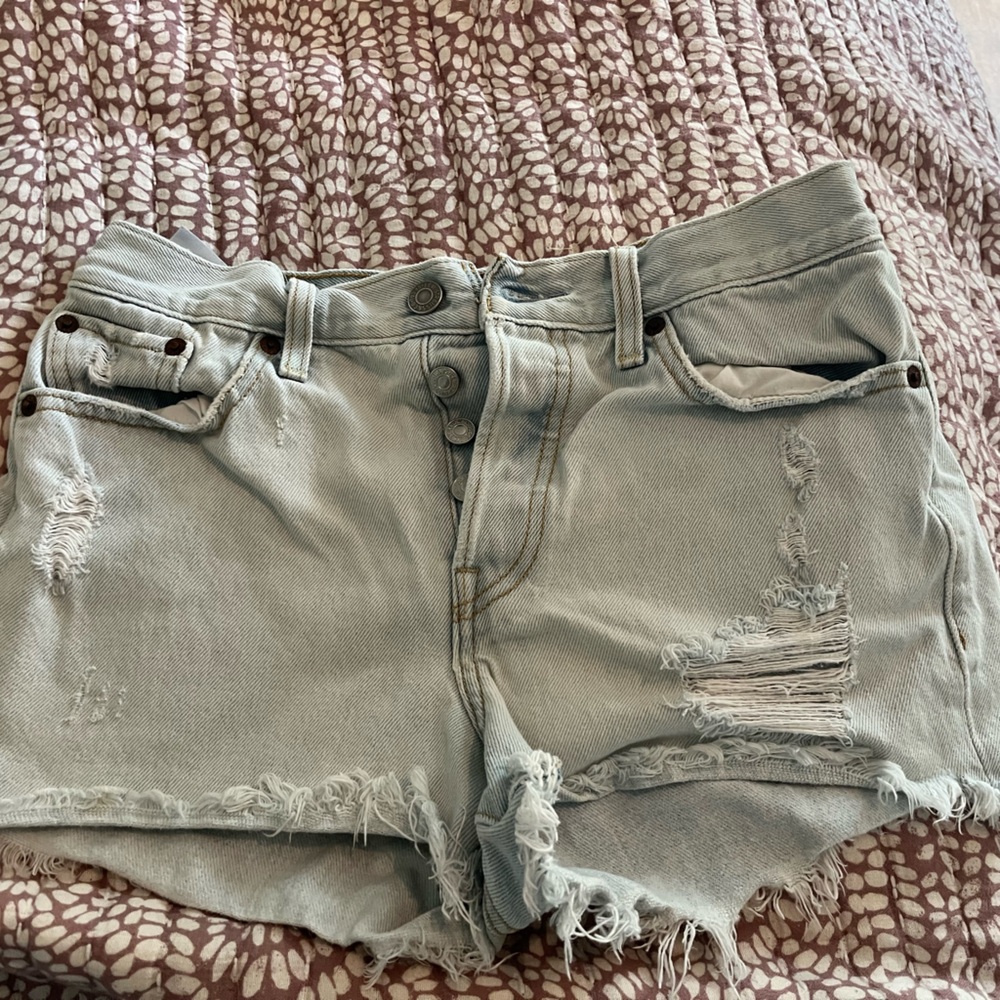 Levi's jean Shorts Distressed Raw Hem